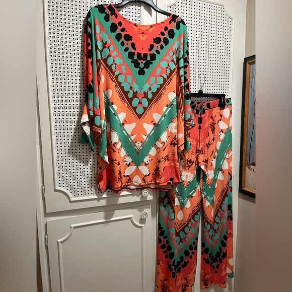 Eva Varro Maxine print Collection, Orange and Green Pants & Tunic coordinate - Picture 5 of 11